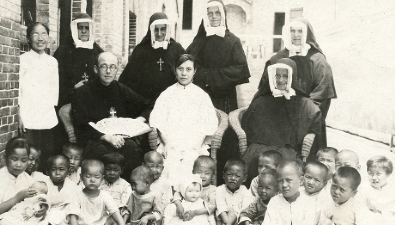 Father Cuthbert O'Gara C.P. with Sisters of Charity, Chenzhou, West Hunan. Mid-1920s.