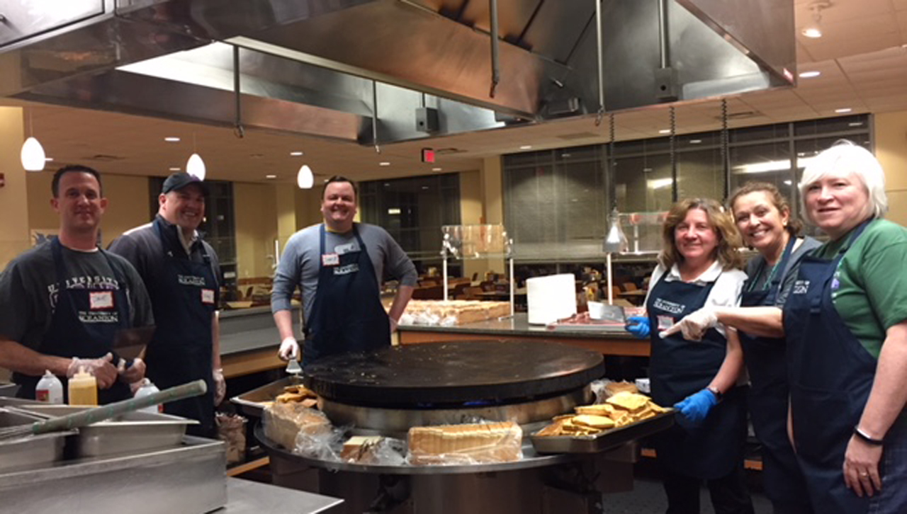 Faculty and Staff Serve Students at Late Night Finals Breakfast