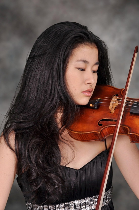 Violinist Kako Miura will perform music by Mozart, Bach, Brahms, Gershwin and de Sarasate at a concert on Saturday, April 9, at 7:30 p.m. in the Houlihan McLean Center at The University of Scranton. Admission is free and the performance is open to the public.