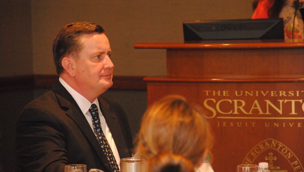 Col. James Cummings, M.D., FACP, FIDSA ’88, Vice President of Clinical Development and Translational Medicine, Novavax, Inc., attends a luncheon at the 2017 Medical Alumni Symposium.