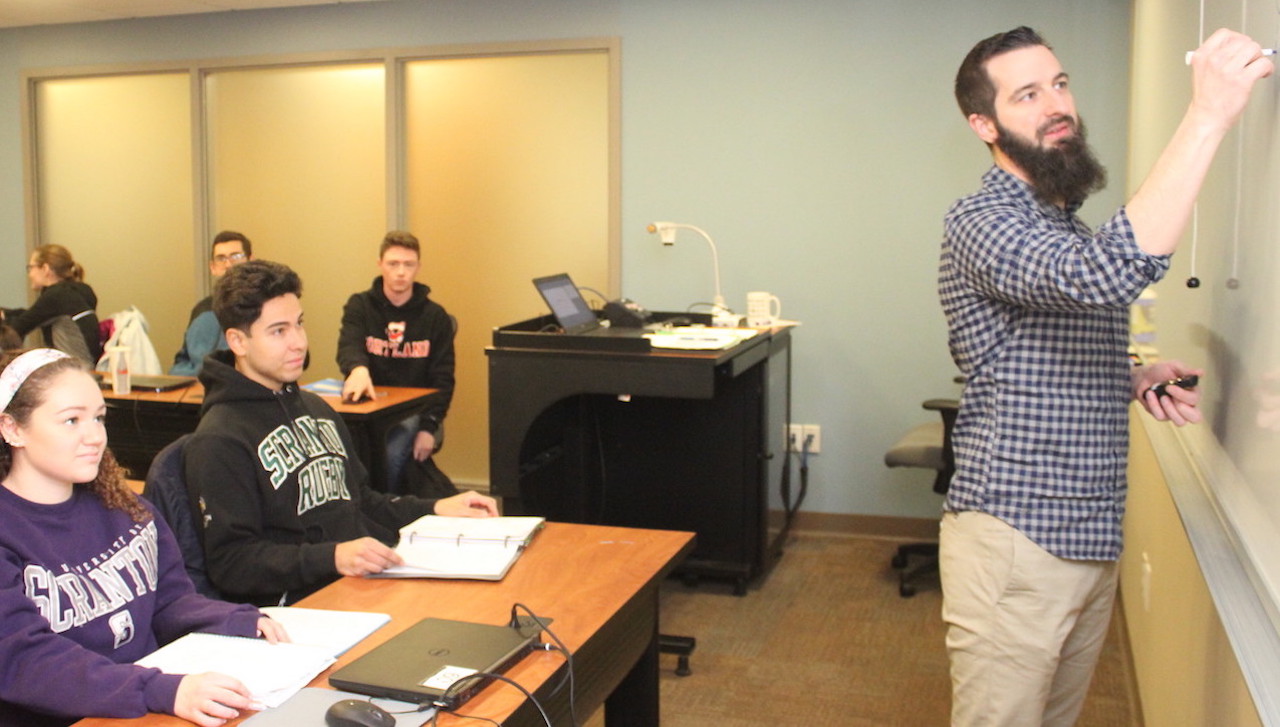 Bryan Burnham, Ph.D., associate professor of psychology at The University of Scranton, works with undergraduate students in psychology laboratory courses to replicate studies recently published in academic journals. The students’ results are then added to the published national archive PsychFileDrawer.org.