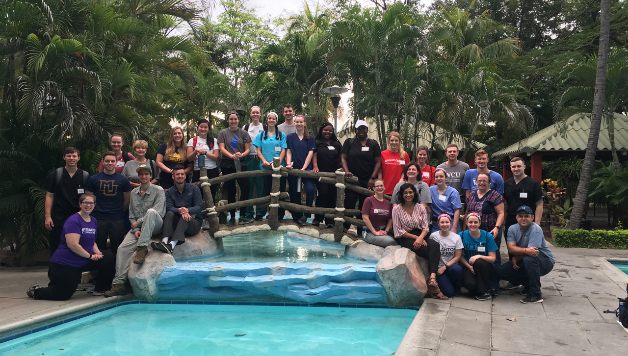 Students and faculty from the University of Scranton, Marquette University and William Carey University in Guatemala.