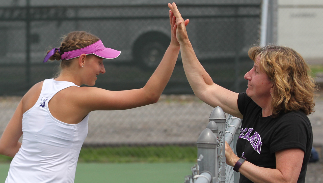 Coach Janice Winslow Named USTA EPD College Coach of the Year image