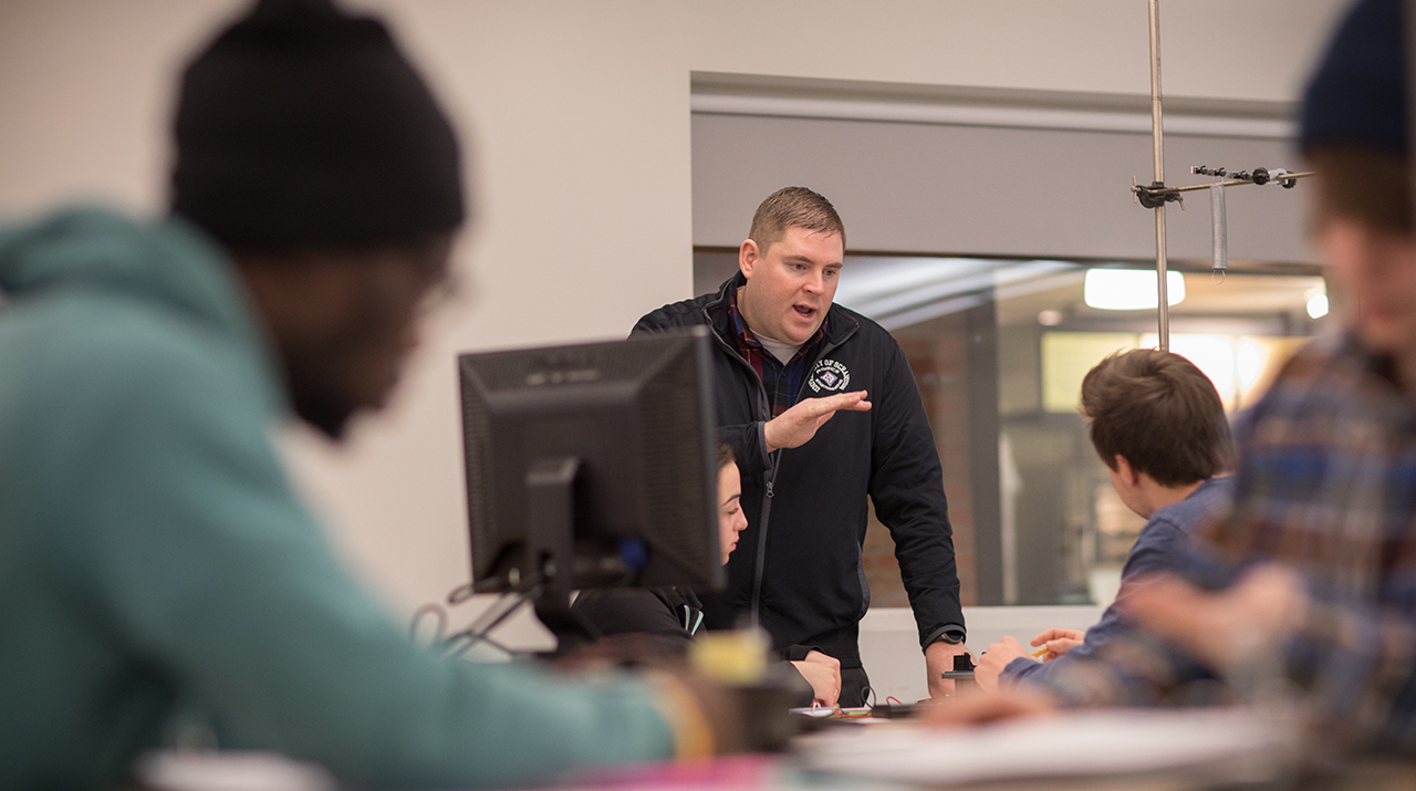 Nicholas Truncale '06, G'07 teaching in 2018.