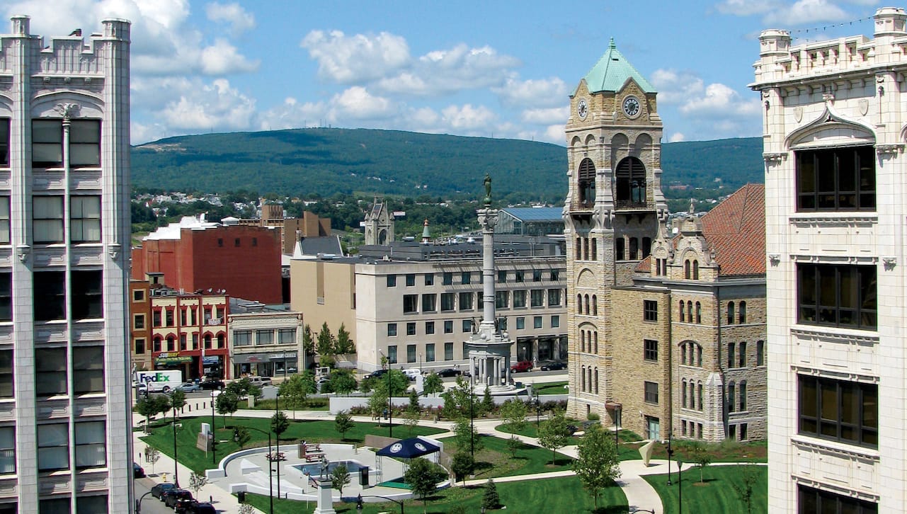 Two University of Scranton students discussed a community-based learning project in their Principles of Management and Entrepreneurship II course with a Scranton Times-Tribune reporter. They were quoted in the article that appeared in the Times-Tribune and Yahoo! News. The course is taught by Ovidiu Cocieru, Ph.D., assistant professor of marketing, management and entrepreneurship.