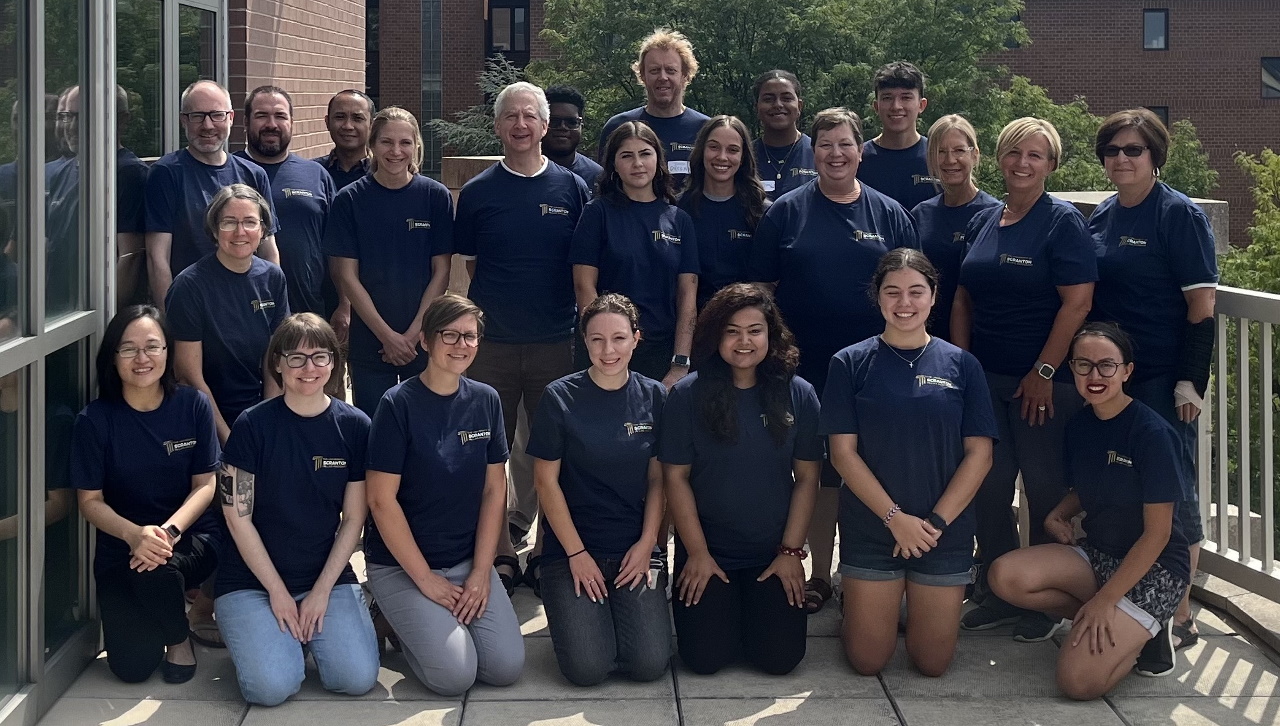  Three rows of faculty and students who participated in the fall PILLAR 2022.