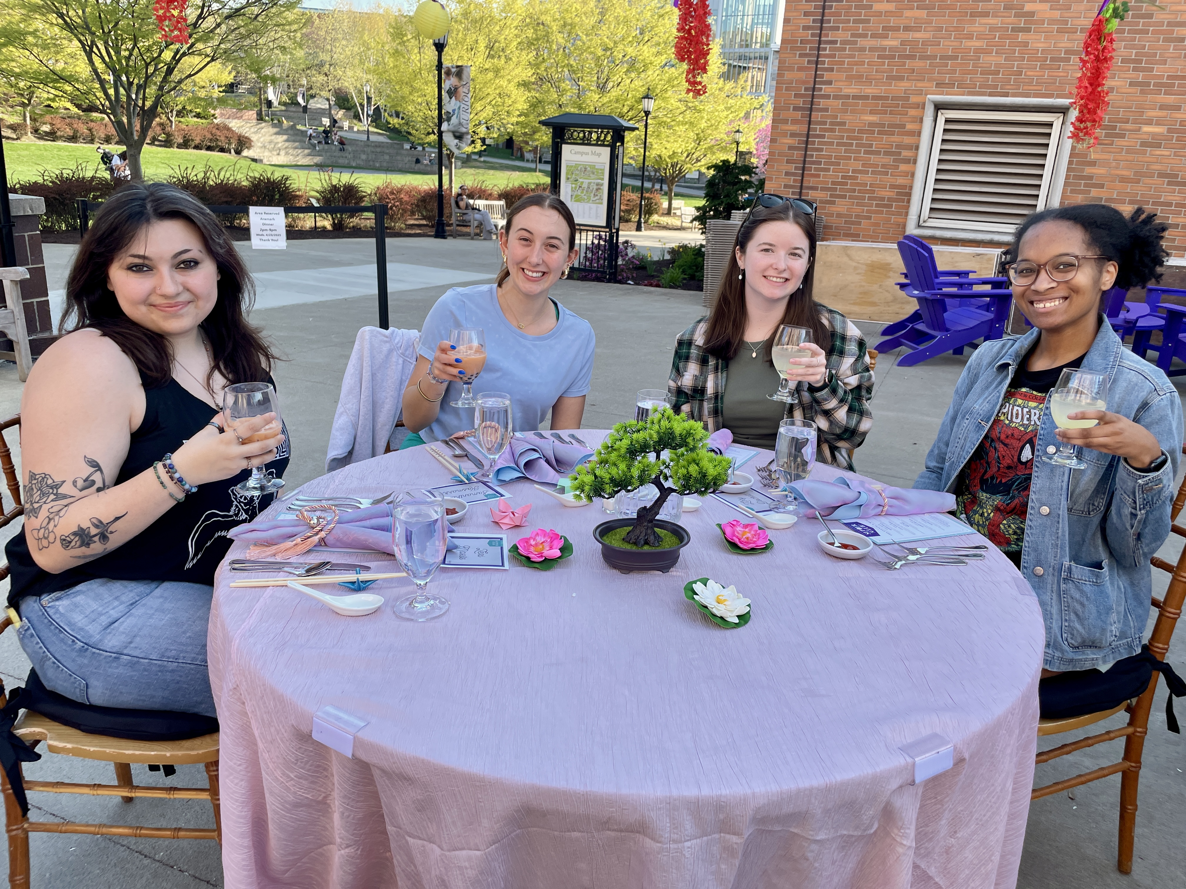 Scranton Dining hosted its second Supper Club of the semester on Wednesday, April 23, transforming the DeNaples patio into a vibrant springtime celebration.