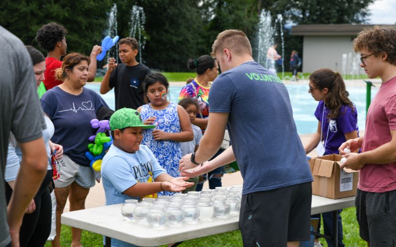 “We have 40 first-year students who moved in a week early to participate in local service trips with the Scranton community, and they are led by an upperclassmen team of 12 students,” said Avianna Carilli ’22, CSSJ coordinator of domestic and international service programs. “Throughout this week, we are visiting about eight different nonprofit organizations. But today, we’re all working to collaborate and bring everyone together to put on a great event for our community.”The 40 F.I.R.S.T. volunteers span more than a dozen declared majors and five states (Pennsylvania, Connecticut, Delaware, New Jersey, New York). The service sites where they are working this week include the Gino J. Merli Veterans Center, St. Joseph’s Center, NeighborWorks, CHOP Out Hunger and the Harry and Jeanette Weinberg Northeast Regional Food Bank.