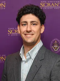 A headshot of an individual.