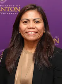 A headshot of an individual.