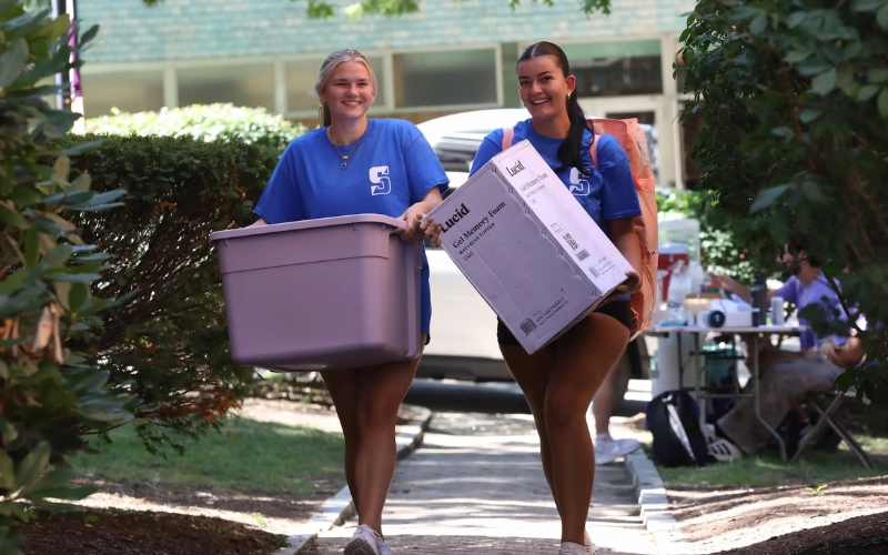A gallery of images from The University of Scranton's Class of 2030 First-Year Move-In.