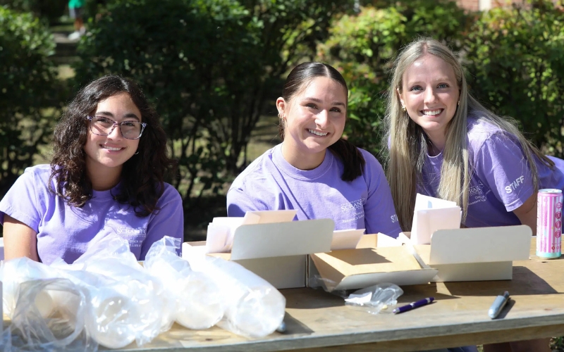 A gallery of images from The University of Scranton's Class of 2030 First-Year Move-In.