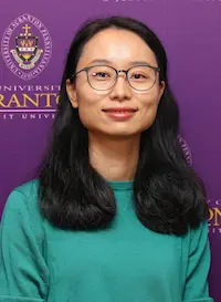 A headshot of an individual.